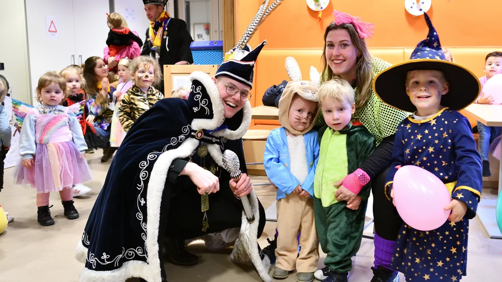 Scholenbezoek prins Robert: een groot, magisch feest