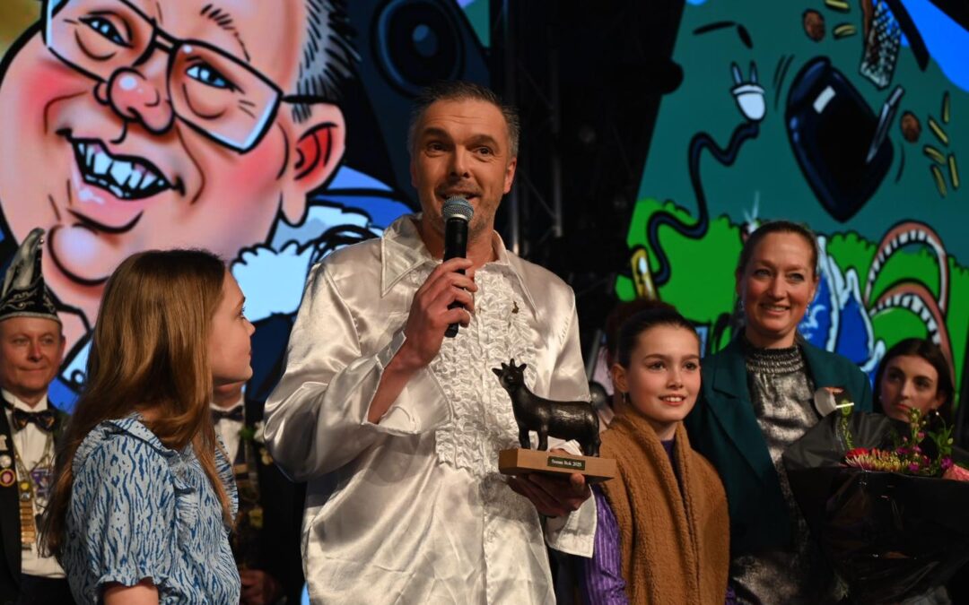 Ted Swinkels ontvangt Sonse Bok voor zijn onmisbare inzet in Krutjesgat